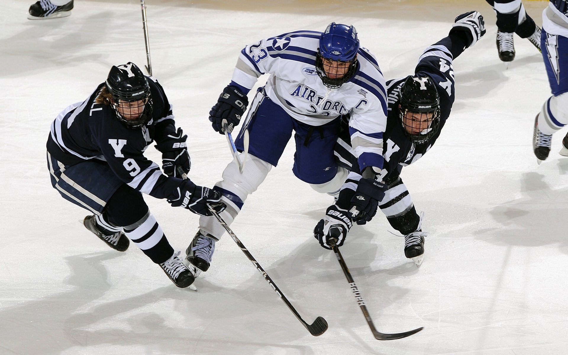 逆转与统治，当英格兰的绿茵奇迹遇见马龙的乒乓王座